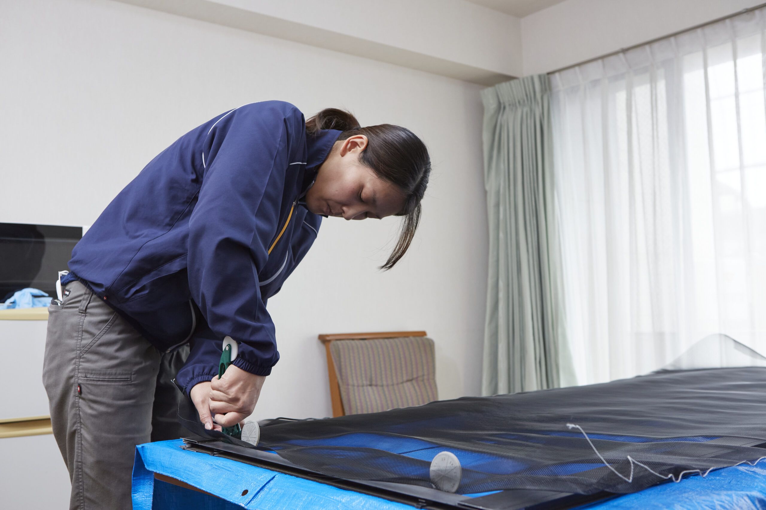 網戸張替え作業